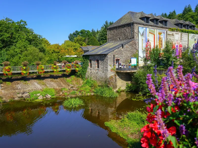 Profitez du charmant village de la Gacilly pour faire une pause détente et patrimoine