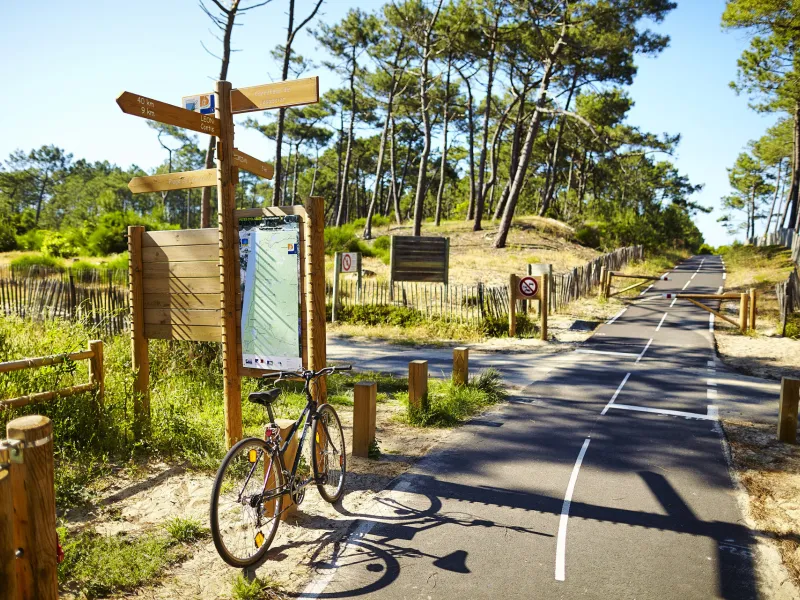 Panneau de signalétique sur la Vélodyssée - Forêt des Landes