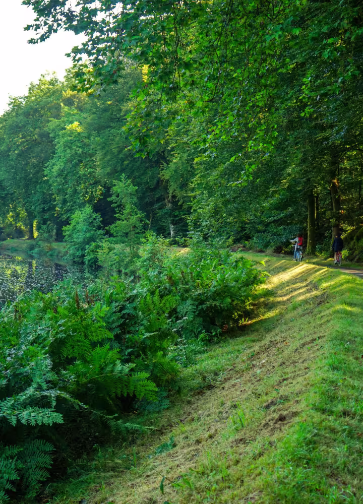 Le Canal de Nantes à Brest vers Gouarec