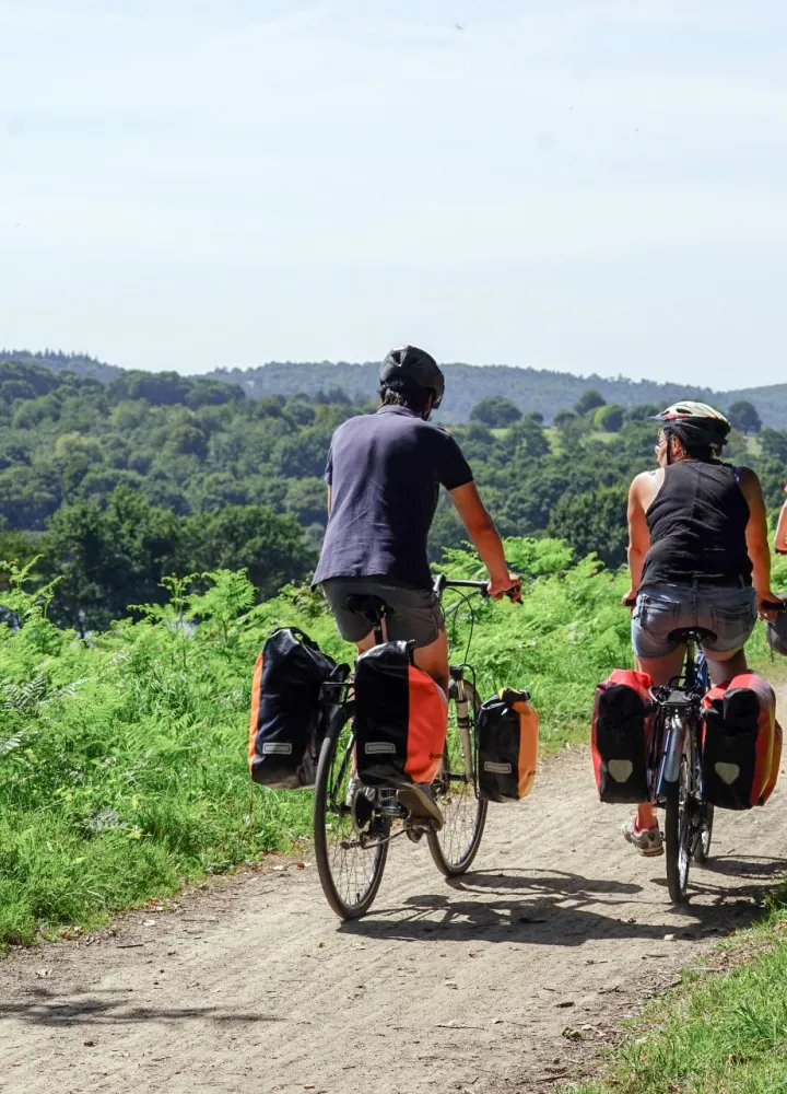 Groupe à vélo, Lac de Guerledan