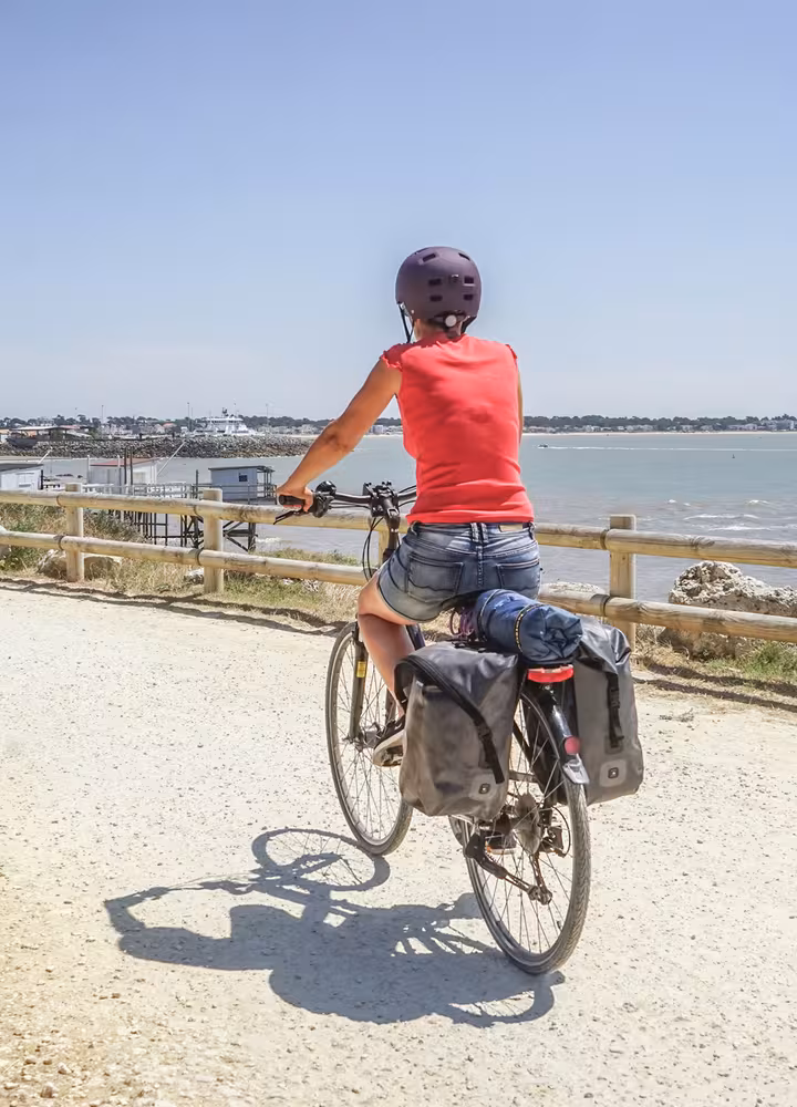 femme en solo sur la vélodyssée
