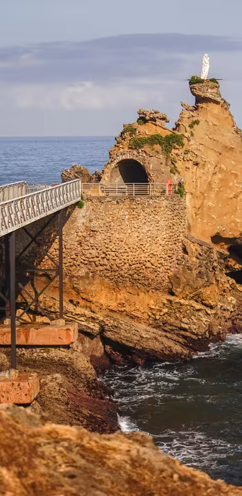 HD_64_Rocher-de-la-Vierge_Biarritz_06_©La-Velodyssee Aurelie-Stapf
