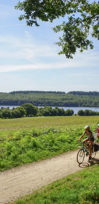 Lac de Guerledan_essentiels_voyage_vélo