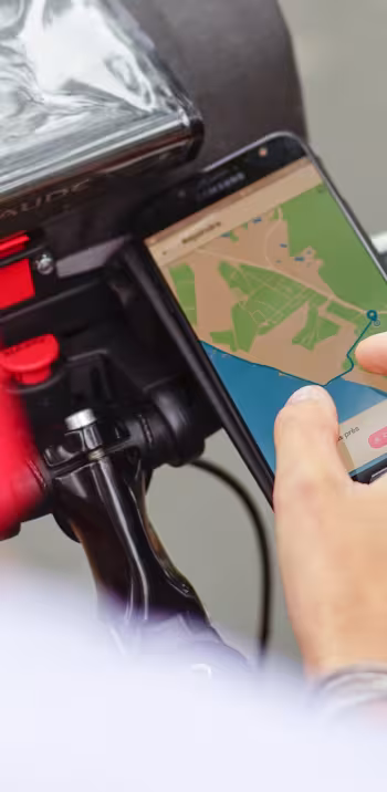hd_17_carte-sur-smartphone_la-velodyssee_aurelie-stapf_48945708388_o.jpg