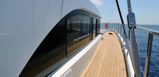 Pont en teck d'Harmony