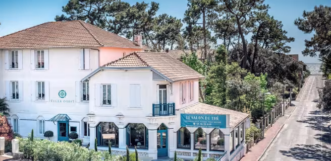 Vue façade Hôtel La Villa Ouest