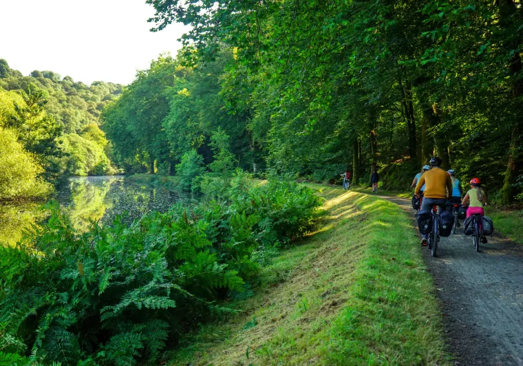 Le Canal de Nantes à Brest vers Gouarec