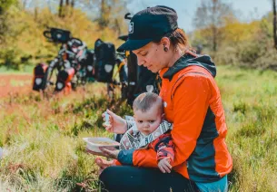 Clémence et Zoé en pique-nique