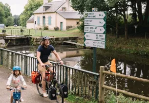ecluse canal de nantes a brest a velo