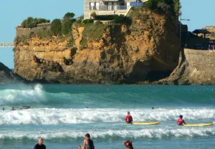 Biarritz Cote des basques surfeurs Villa Belza