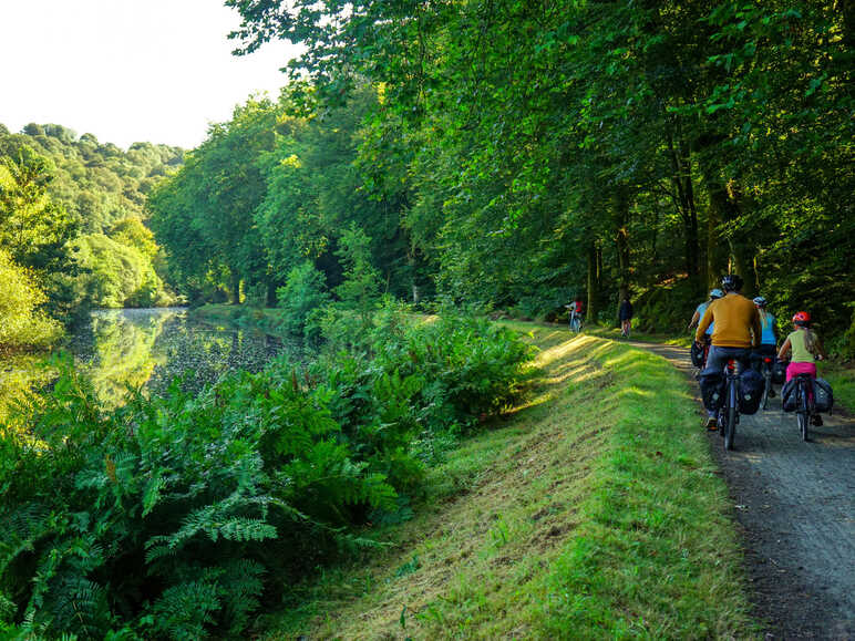 Le Canal de Nantes à Brest vers Gouarec