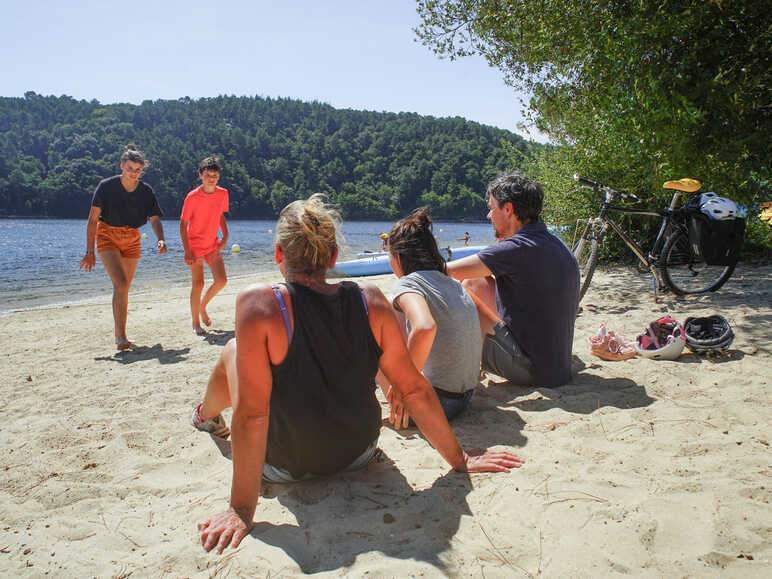 Plage guerlédan vélodyssée