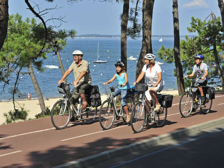 Cycling with family at Arcachon bay